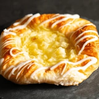 PLUNDERSCHNECKE (CHEESE DANISH)